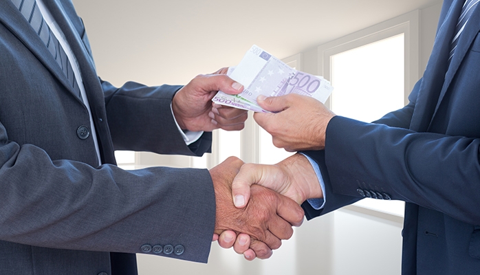 Le délit de blanchiment douanier concerne seulement les opérations financières portant sur des fonds